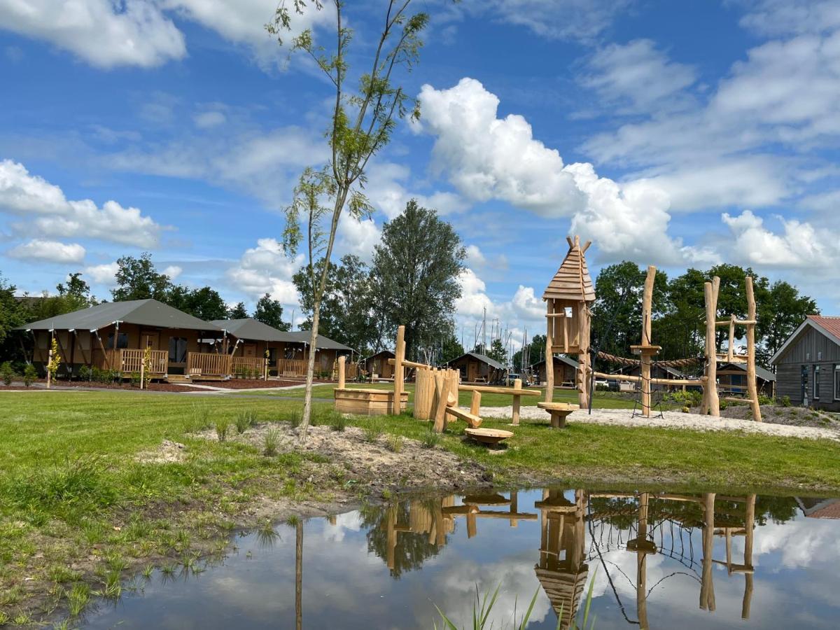 Luxe tent Waterherberg It Beaken Heeg