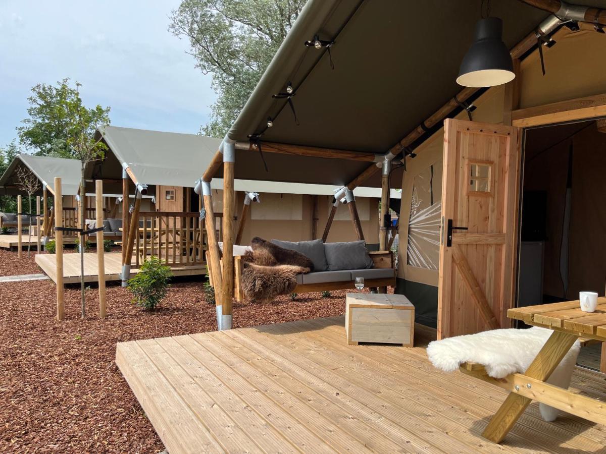 Luxe tent Waterherberg It Beaken Heeg